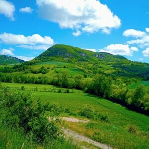 Le GR65 en Aveyron : une expérience de randonnée inoubliable entre Cévennes et Pyrénées 