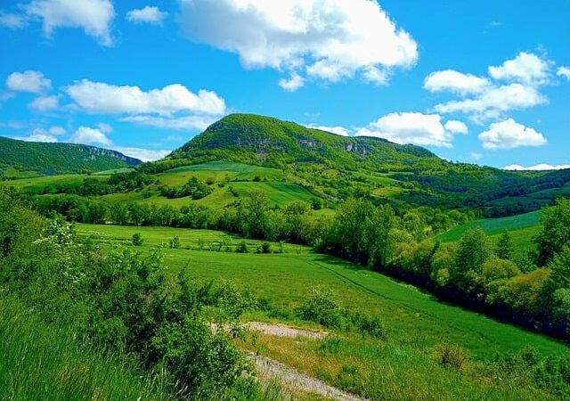 Le GR65 en Aveyron : une expérience de randonnée inoubliable entre Cévennes et Pyrénées 