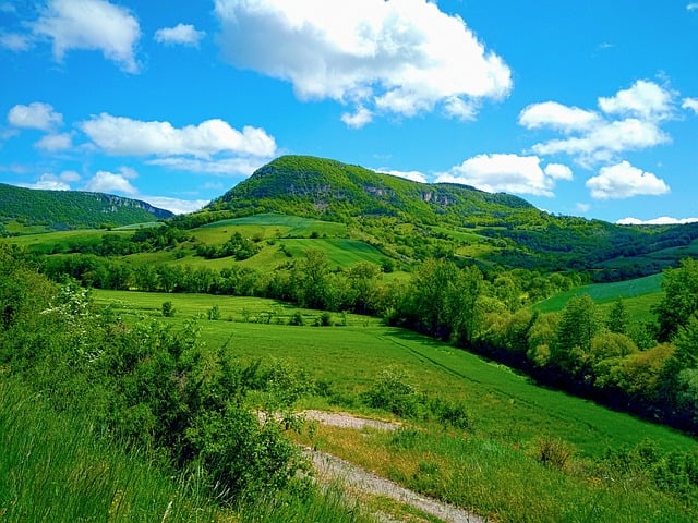 Le GR65 en Aveyron : une expérience de randonnée inoubliable entre Cévennes et Pyrénées 